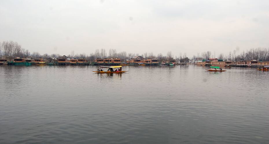 Lake Palace Houseboat, Srinagar 4